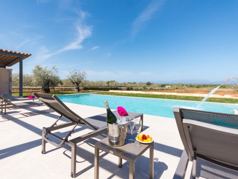 Sonnenliegen am Pool, Finca Son Quillot, Ariany