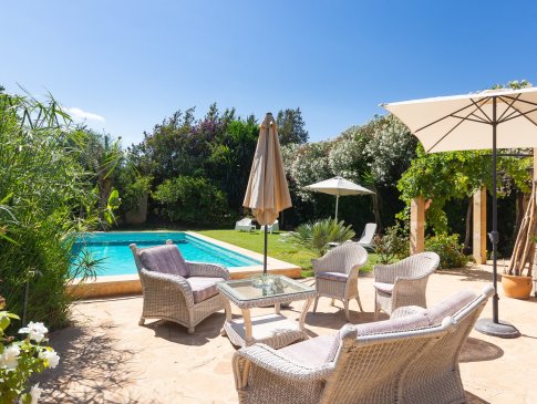 Finca Son Fornes, Buger