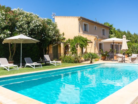 Pool und Wohngebäude, Finca Son Fornes, Buger