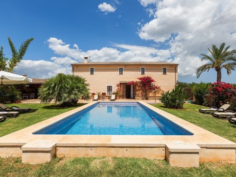 Finca Antonio, Buger