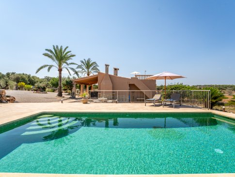 Pool mit Blick auf Finca Sa Caseta, Can Picafort