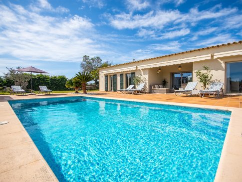 Blick vom Pool zum Wohnhaus, Finca Son Blai