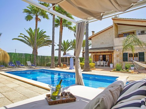 Villa Agueda, Muro