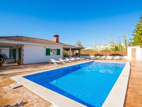Pool mit Wohnhaus, Villa Miquel, Playa de Muro