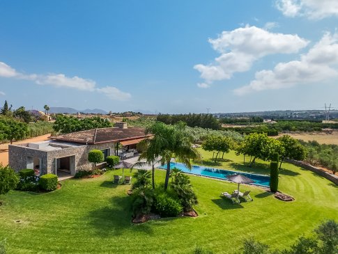 Blick von oben auf das Anwesen, Finca S`Hort den Can Ruis, Muro