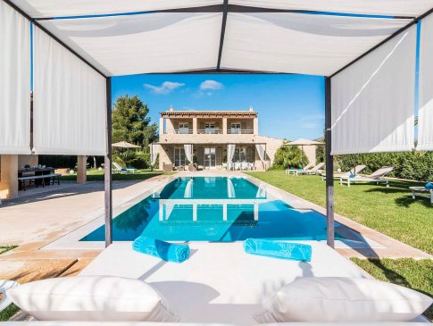 Blick aus dem Daybed auf Finca Maria Tres, Canyamel