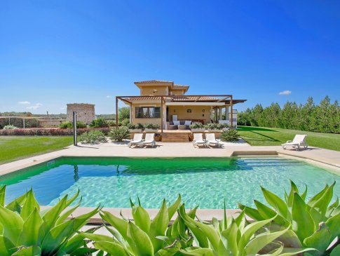 Blick vom Garten auf Pool und Wohnhaus, Finca Vin Roma, Muro