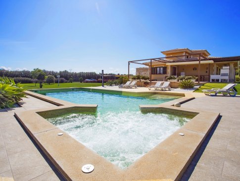 Whirlpool im Pool integriert, Finca Vin Roma, Muro