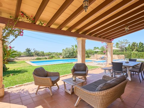 Überdachte Terrasse am Haus, Finca Miralu, Cala D'Or