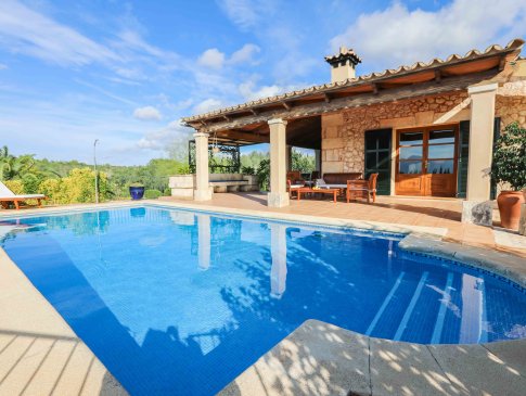 Pool mit Einstieg über Stufen und traumhaftem Blick, Finca Antic Petit, Muro