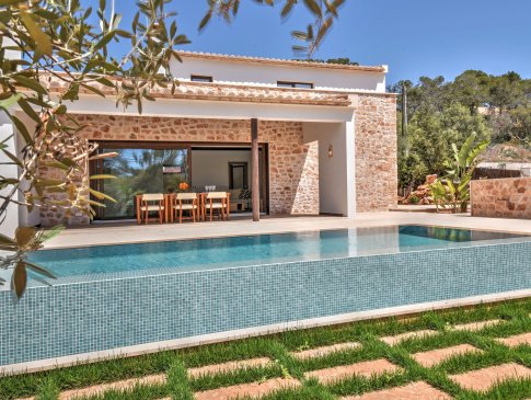 Chalet Nou, Porto Petro