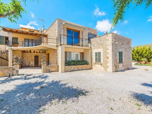 Großes Wohngebäude mit vielen Terrassen und Freisitzen, Finca Estrella, Pollensa