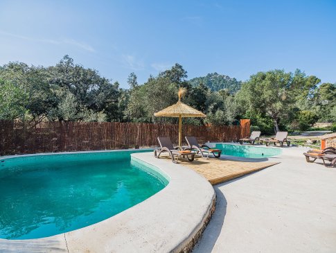 Chilliger Poolbereich, Finca Can Romani, Pollensa